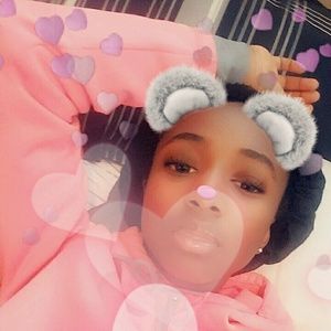 Meet your Posher, Delana